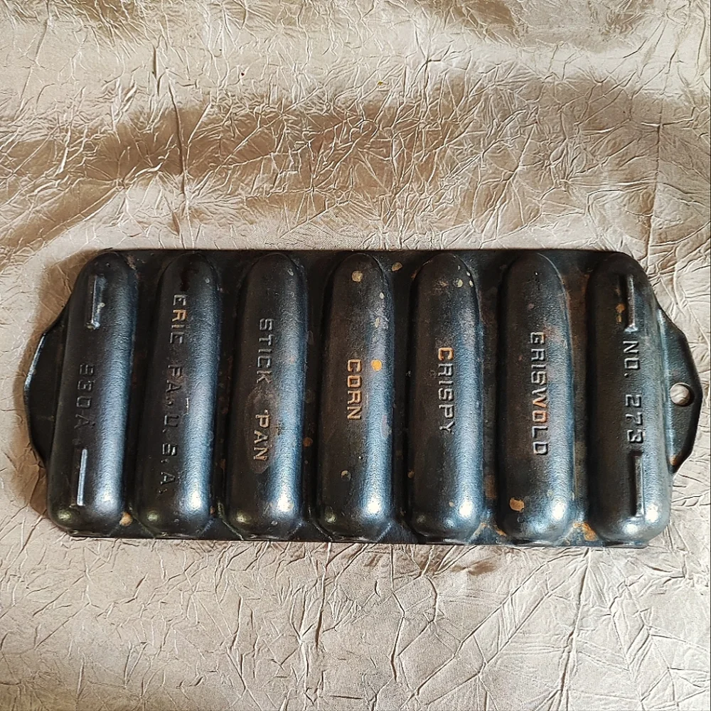 LODGE 27C2 Cornbread Corn Bread  Heavy Cast Iron Baking Dish Pan Vintage USA